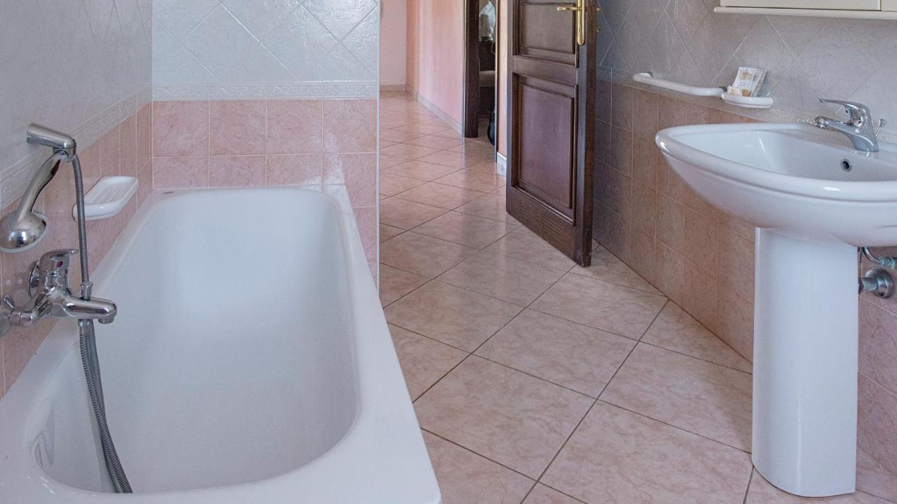 Villa Cabirol Fertilia Ngoại thất bức ảnh